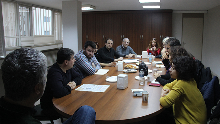 Aile Hekimlerinin Ücretleri Düşürülüyor, Ek Görevler, Yeni Cezalar Getirilmek İsteniyor Kabul Etmeyeceğiz/İzin Vermeyeceğiz!