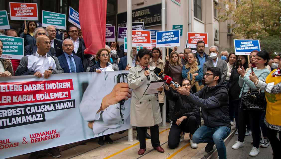 Hekimler İstanbul İl Sağlık Müdürlüğü Önünde:  Muayenehane Hekimlerinin Serbest Çalışma Hakkı Kısıtlanamaz!