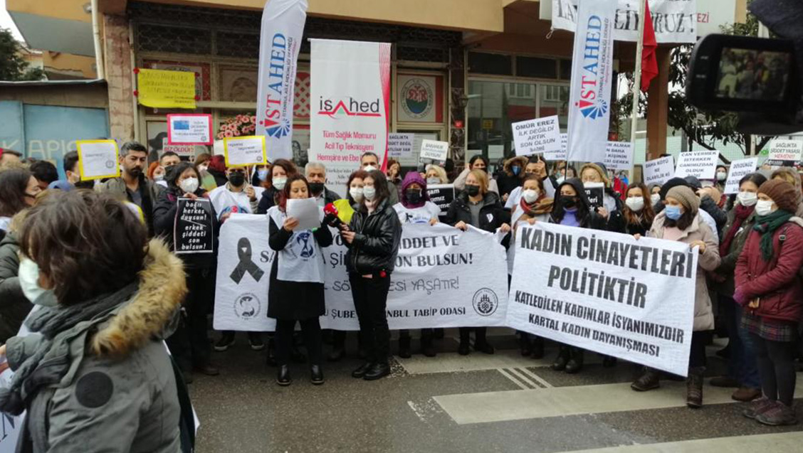 Bir Kadını Bir Çalışma Arkadaşımızı Daha Kaybetmeye Sabrımız Yok!  Öldürülen Hemşire Ömür Erez İstanbul’da anıldı 