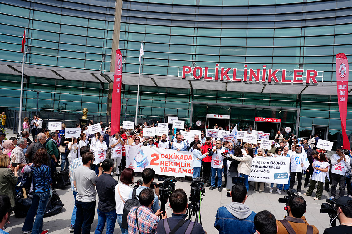 Basın Açıklaması: Sağlık 2 Dakikaya Sığmaz!