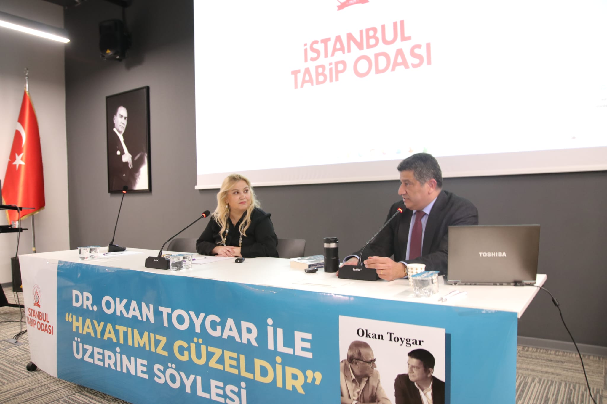 Dr. Okan Toygar'la Hayatımız Güzeldir Kitabı Üzerine Söyleşi ve İmza Günü Gerçekleştirildi