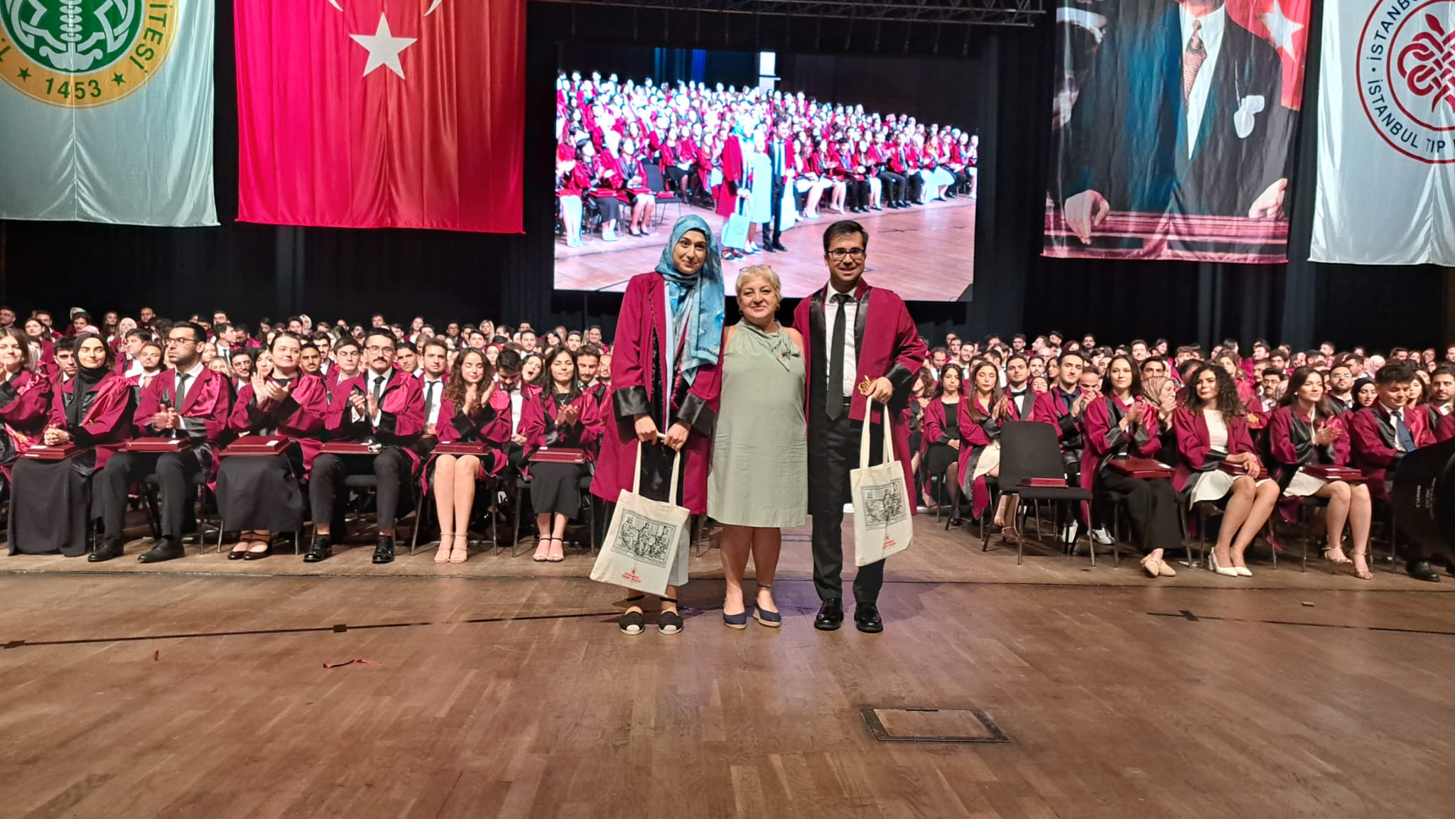 İstanbul Üniversitesi İstanbul Tıp Fakültesi Mezuniyet Töreninde Genç Meslektaşlarımızın Yanında Olduk