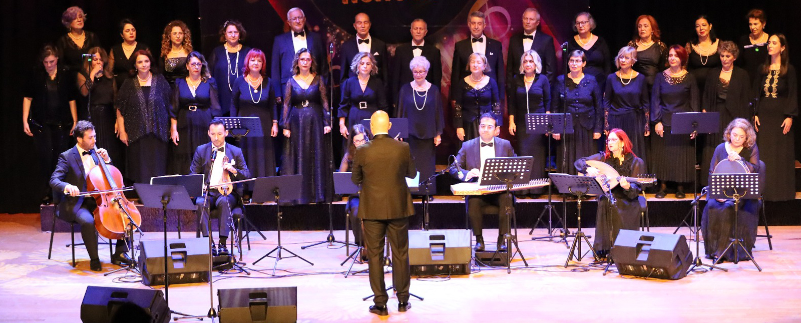 İstanbul Tabip Odası Türk Sanat Müziği Korosu Sahne Aldı