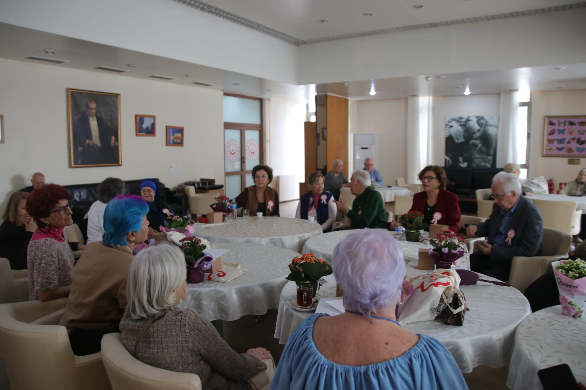  İstanbul Tabip Odası Emekli Hekimler Komisyonu ve Tıp Öğrencileri Kolu 14 Mart Tıp Haftası Kapsamında Huzurevi Ziyaretleri Yaptı