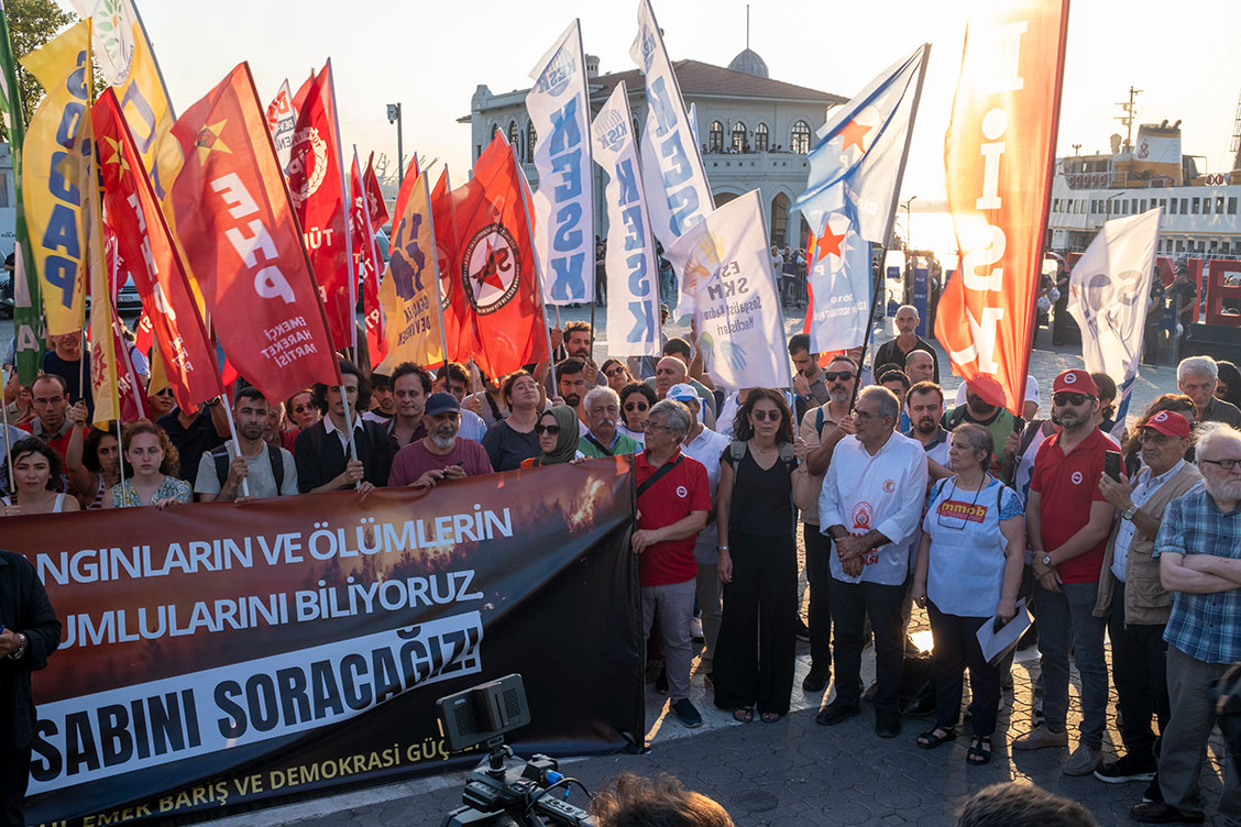 Orman Yangınında Yitirdiğimiz Orman İşçileri İçin Kadıköy'den Seslendik: Önlenebilir Her İşçi Ölümü İş Cinayetidir!
