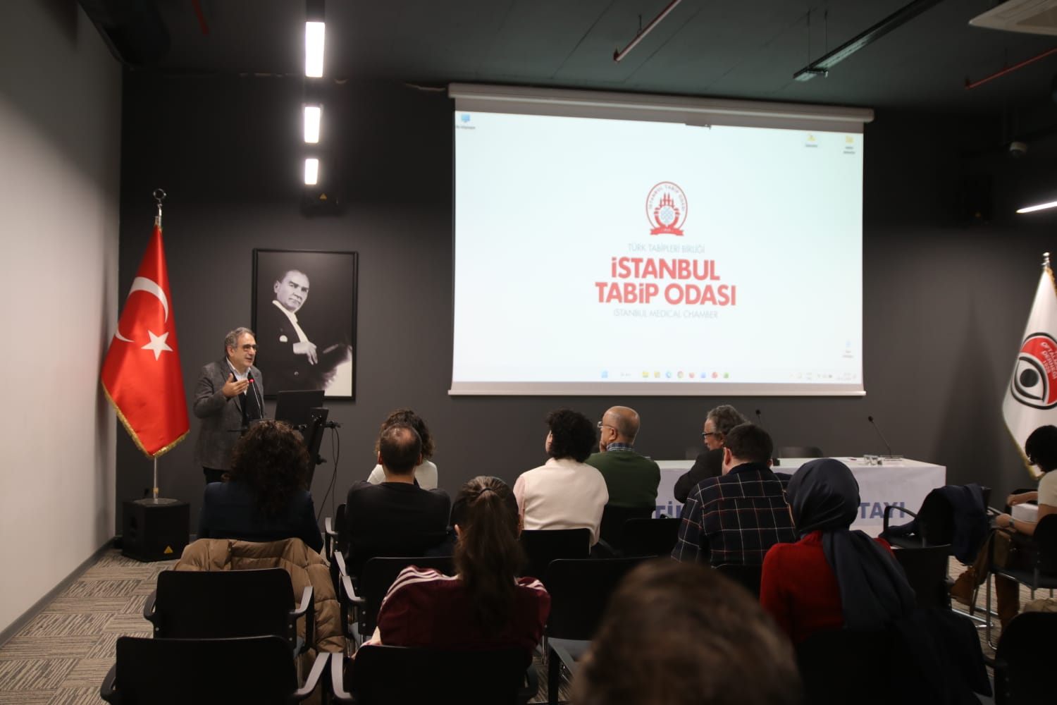 Genç Hekim İntiharları Çalıştayı İstanbul Tabip Odası Ev Sahipliğinde Yapıldı